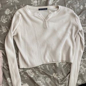 Brandy Melville cropped white sweater